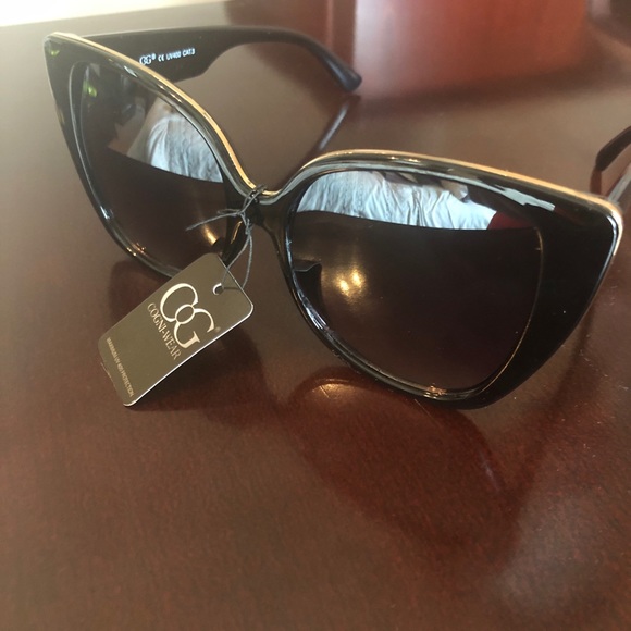Cogni-Wear Accessories - Brand new with tags cat eye sunglasses.